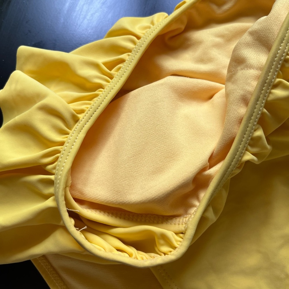 Yellow bikini set - Picture 5 of 8